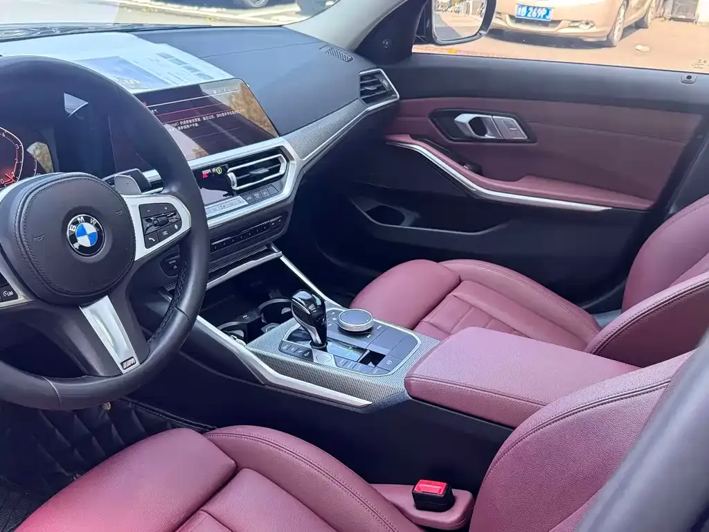 BMW 3 Series 2024 из CN, фото 2