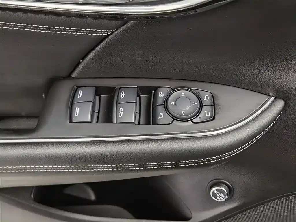 Buick Envision Plus — фото 6
