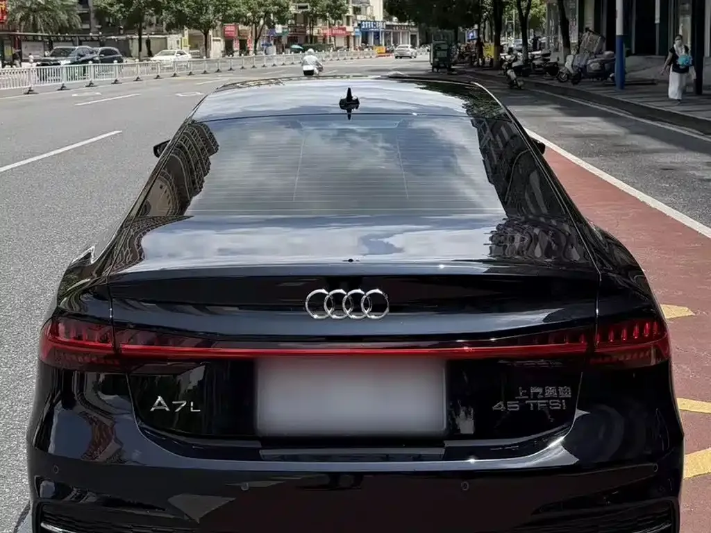 Audi A7L — фото 6