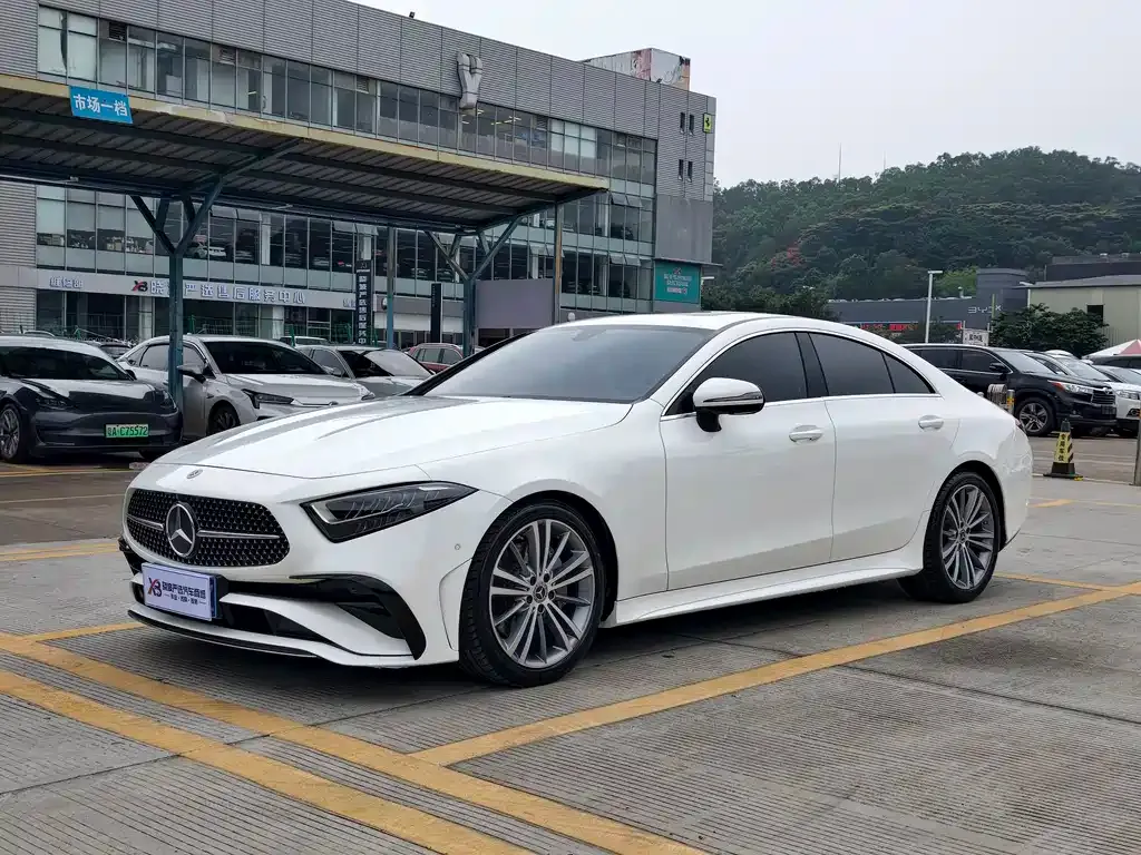 Mercedes-Benz CLS — фото 1