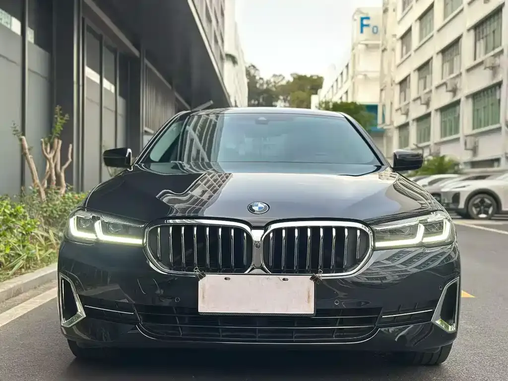BMW 5 Series — фото 2