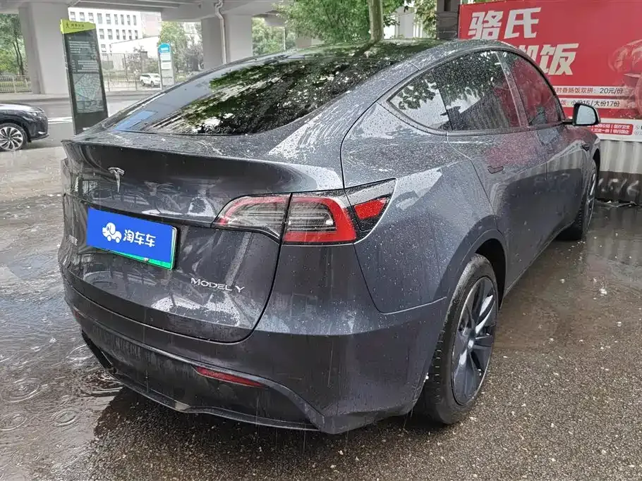 Tesla Model Y — фото 10