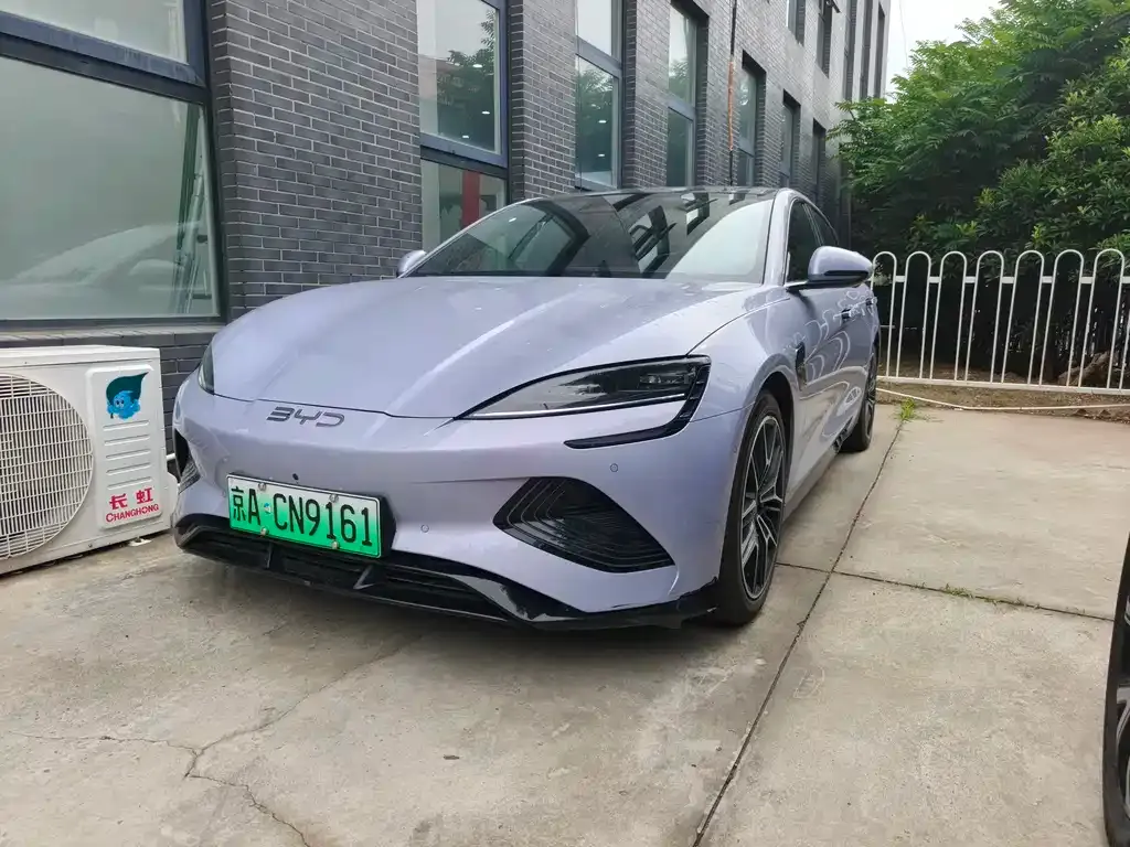 BYD Seal — фото 1