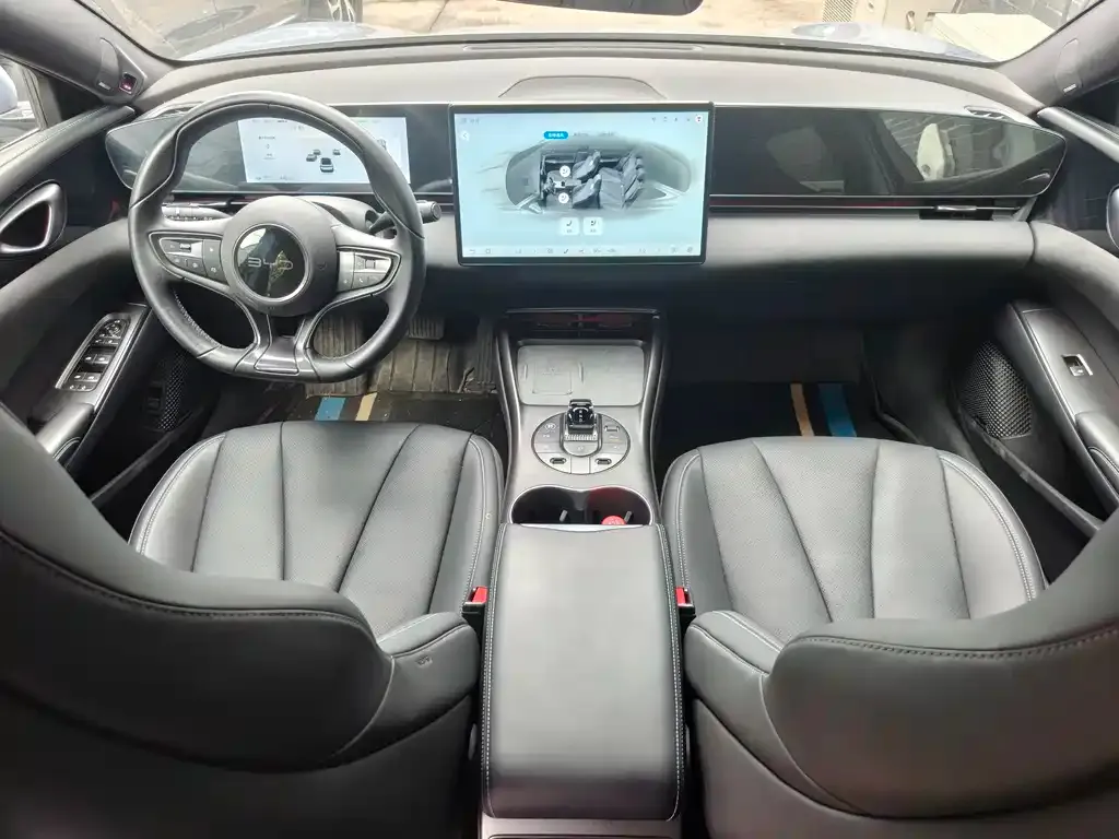 BYD Seal — фото 8