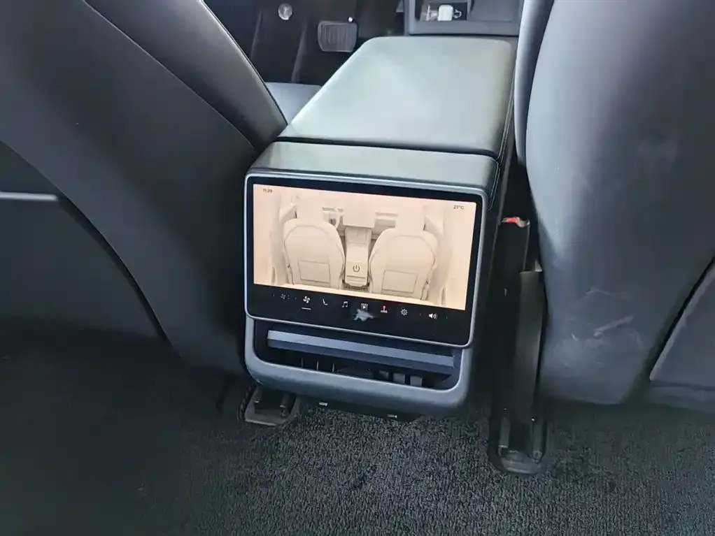Tesla Model 3 — фото 4