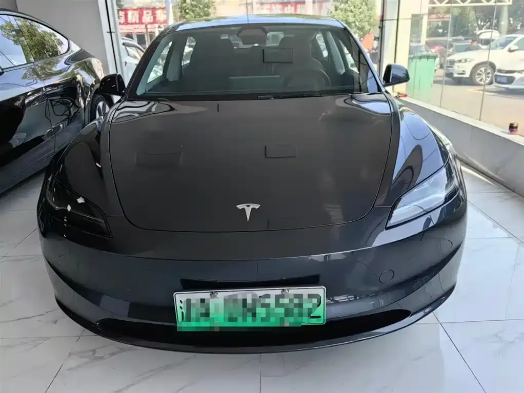 Tesla Model 3 — фото 10