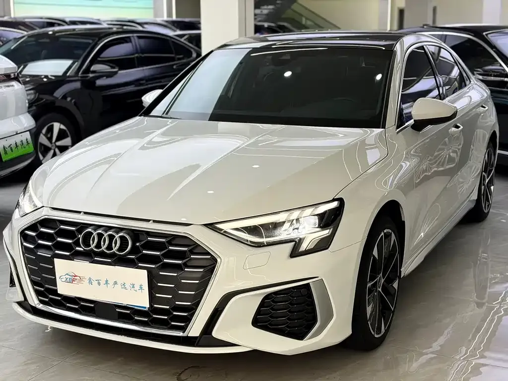 Audi A3 — фото 1