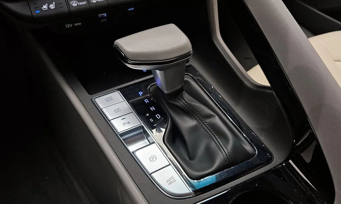 Hyundai AVANTE — фото 3