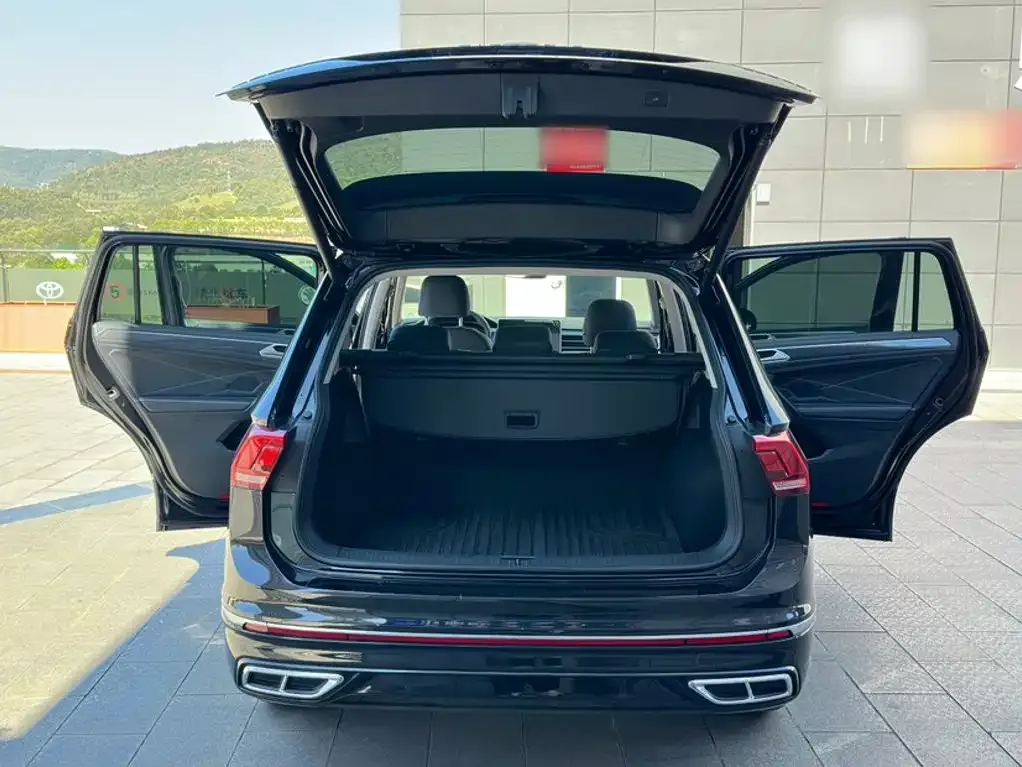 Volkswagen Tiguan L — фото 4