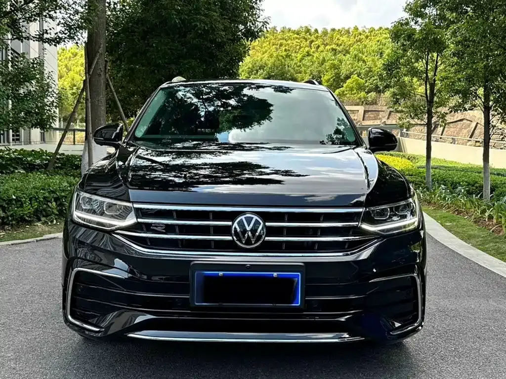 Volkswagen Tiguan L — фото 8