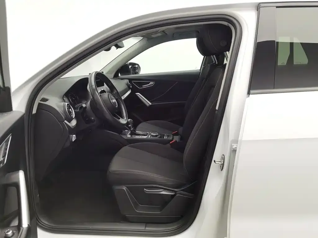 Audi Q2L 2021 из CN, фото 2