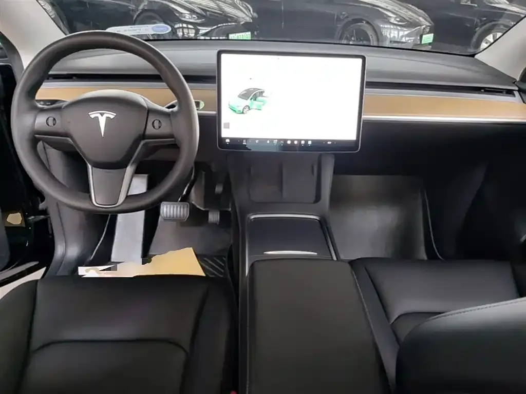 Tesla Model Y — фото 5