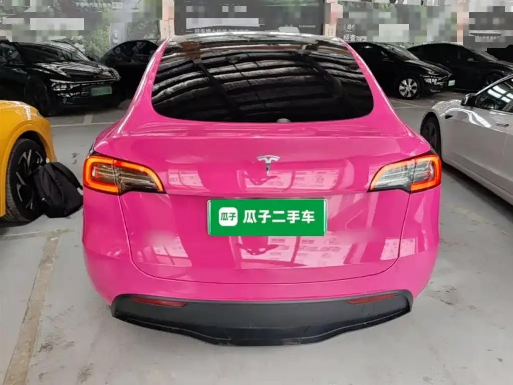 Tesla Model Y — фото 10