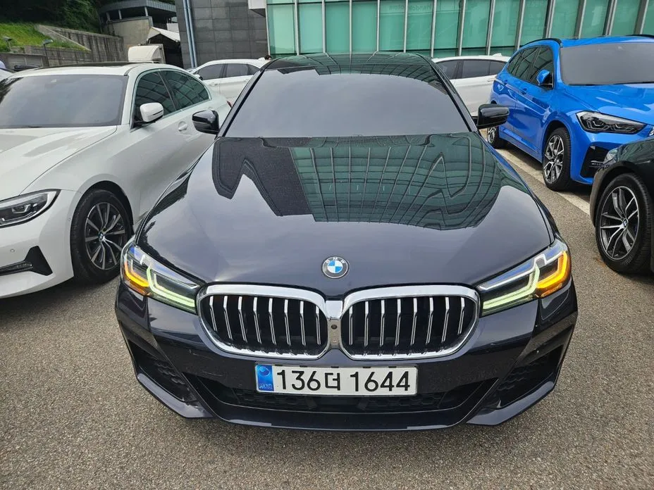 BMW 5-Series 2023 из KR, фото 1