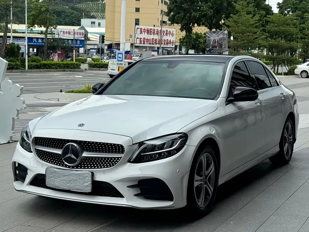 Mercedes-Benz C-Class — фото 1