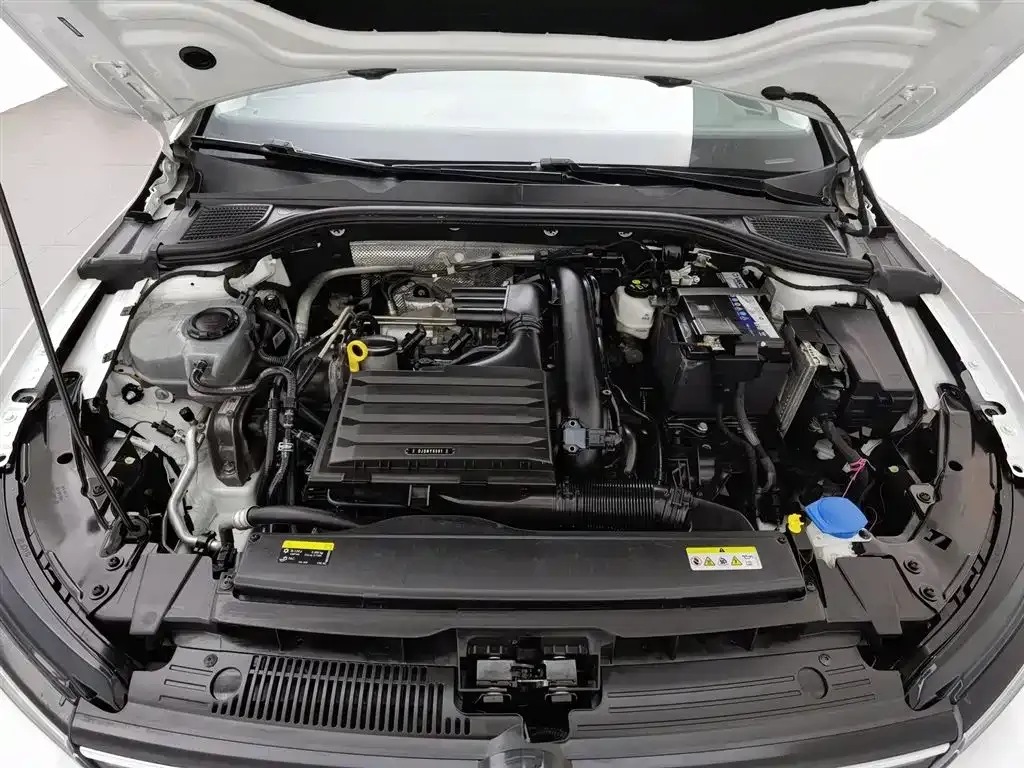 Volkswagen Golf 2021 из CN, фото 8