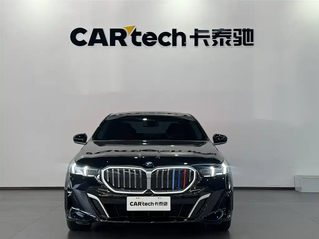 BMW 5 Series — фото 5