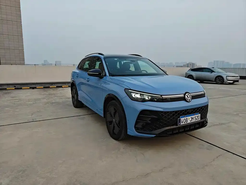 Volkswagen Tiguan L — фото 7