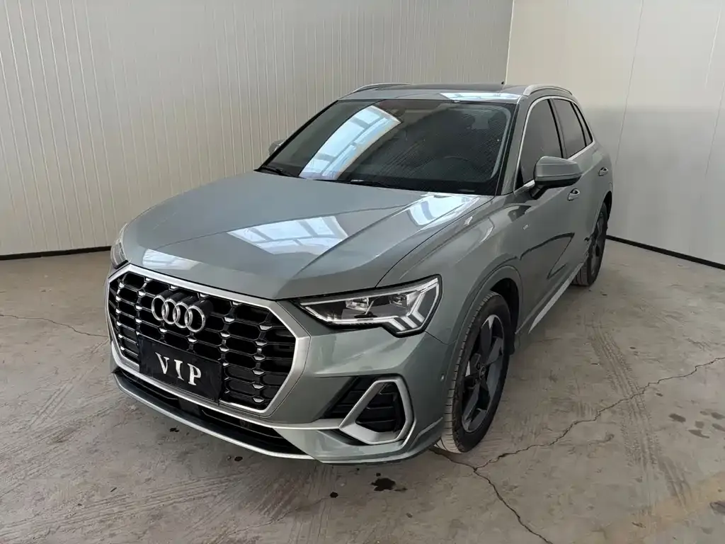 Audi Q3 — фото 1