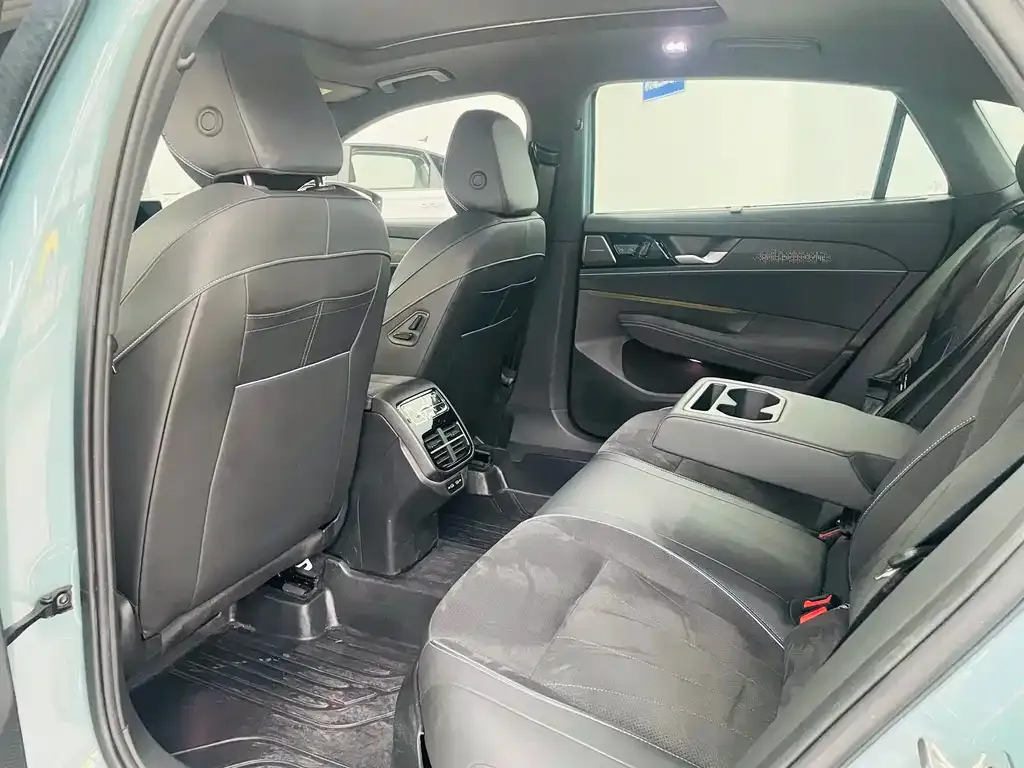 Volkswagen Passat — фото 4