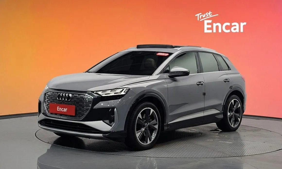 Audi Q4 e-tron — фото 1