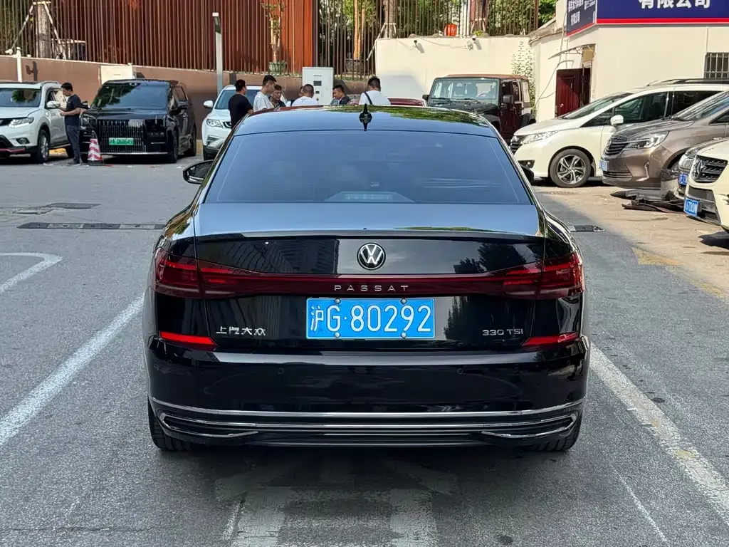 Volkswagen Passat — фото 10