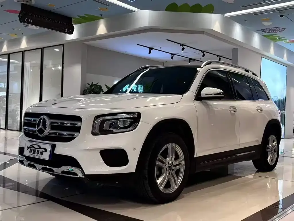 Mercedes-Benz GLB — фото 1