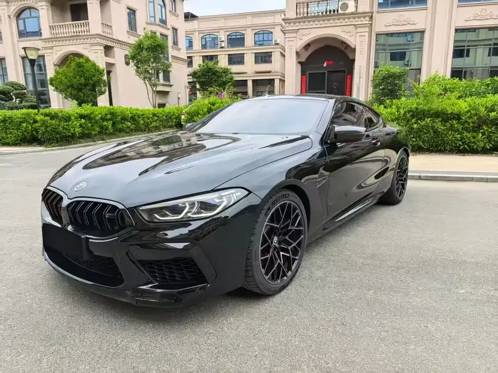 BMW M8