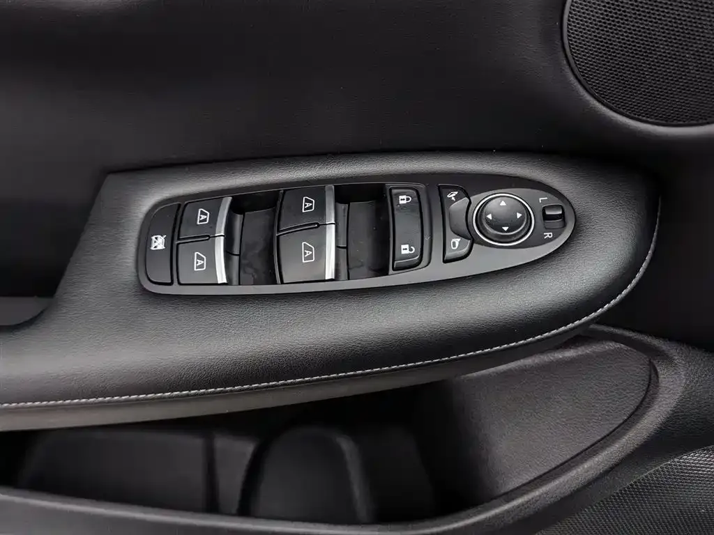 Infiniti QX50 2021 из CN, фото 7
