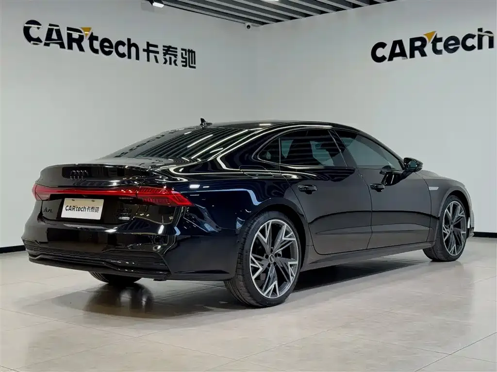 Audi A7L — фото 8