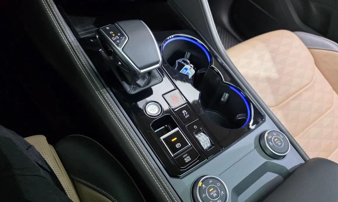 Volkswagen Touareg 2024 из KR, фото 7
