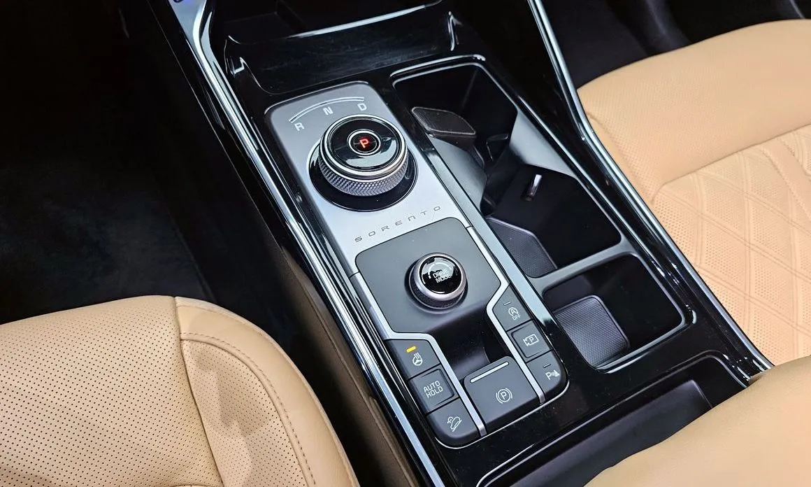 Kia Sorento — фото 7