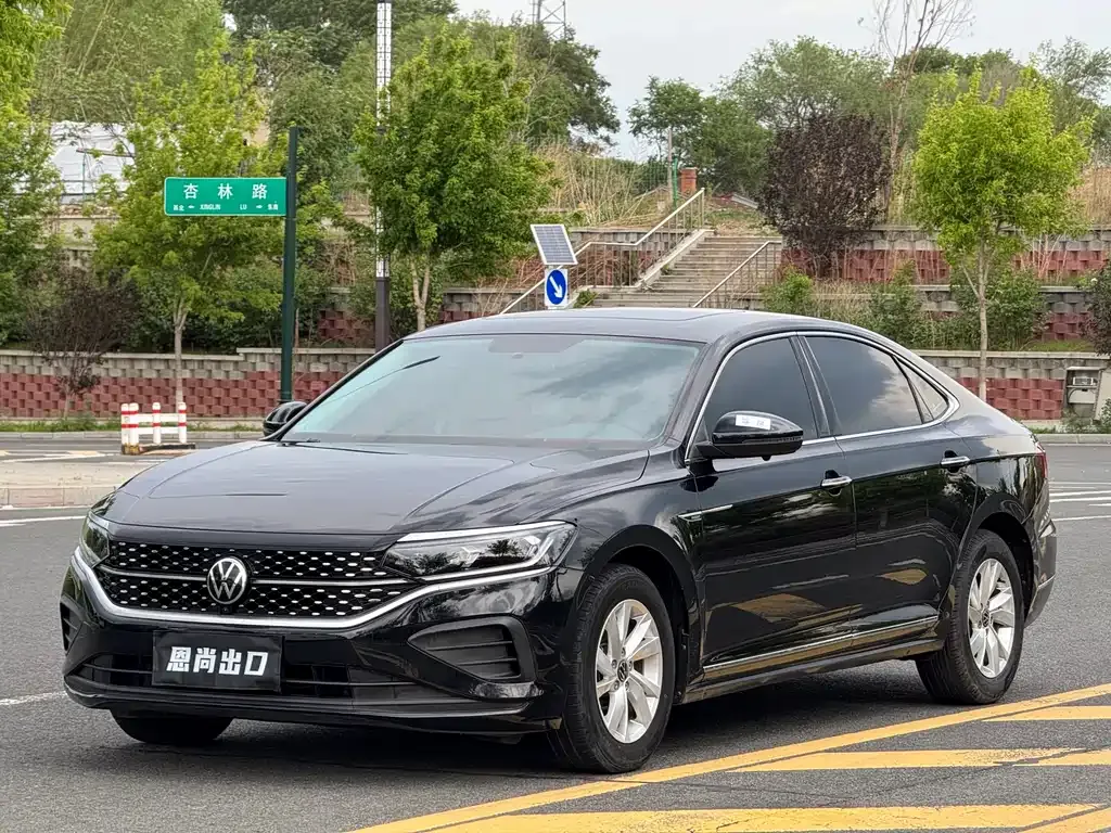 Volkswagen Passat — фото 1