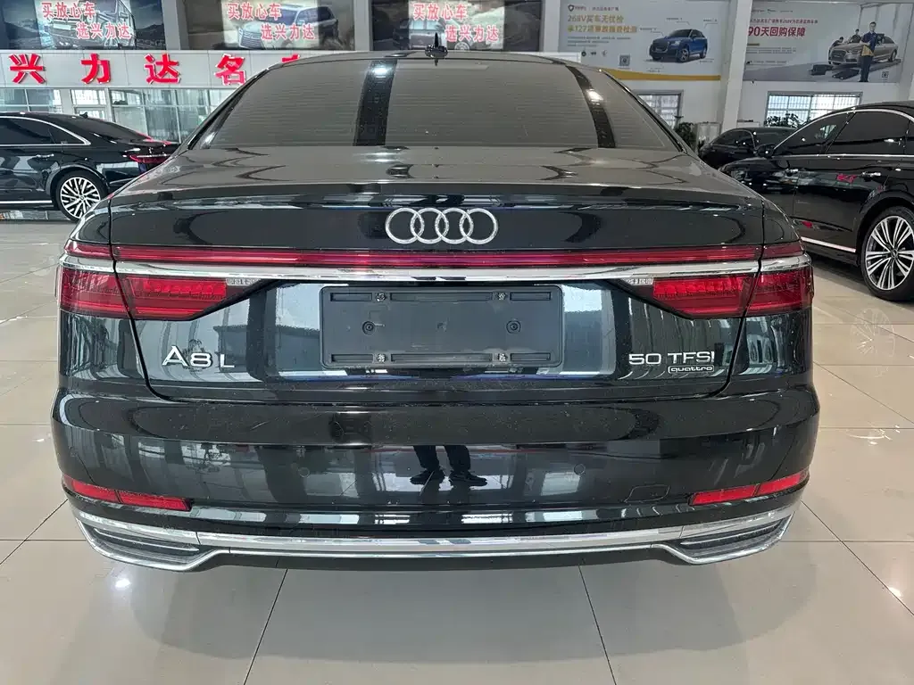 Audi A8 — фото 8