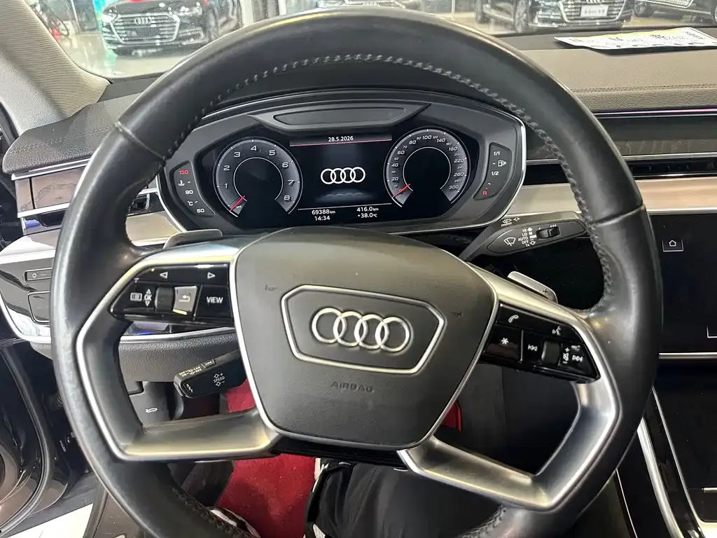 Audi A8 — фото 3