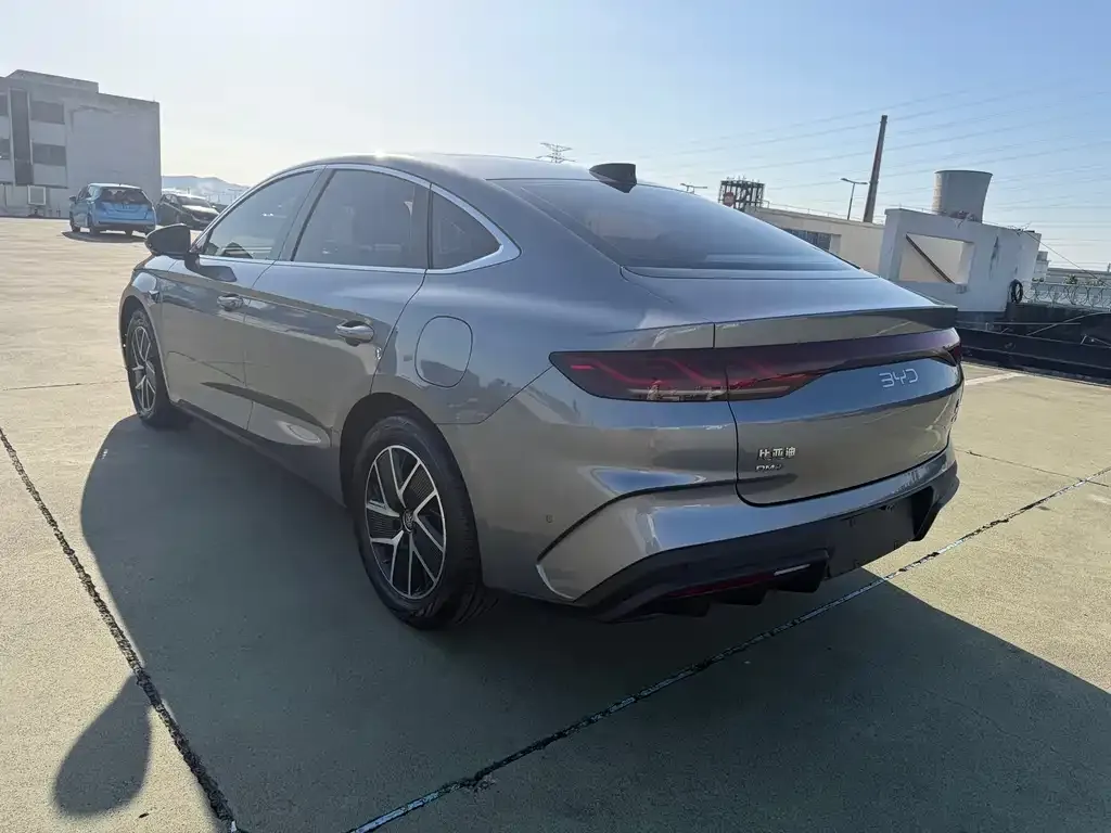 BYD Qin L — фото 10