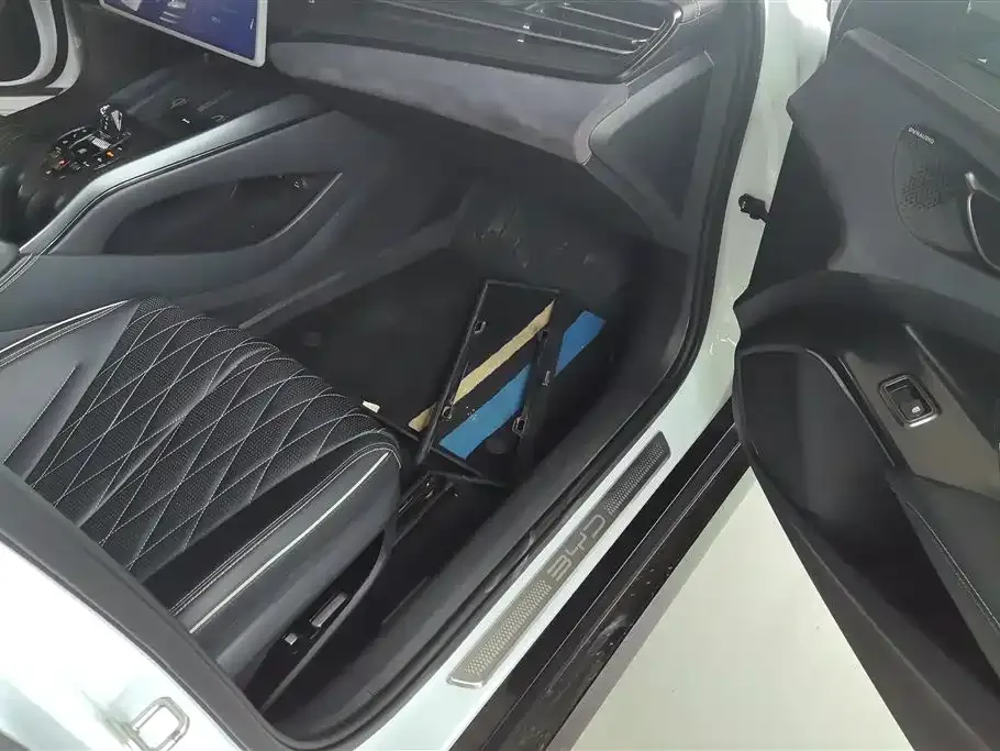 BYD Seal — фото 8