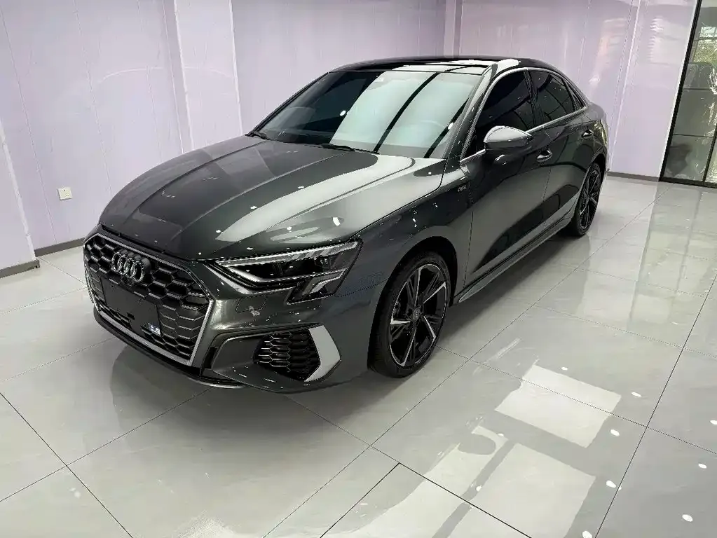 Audi A3 — фото 1
