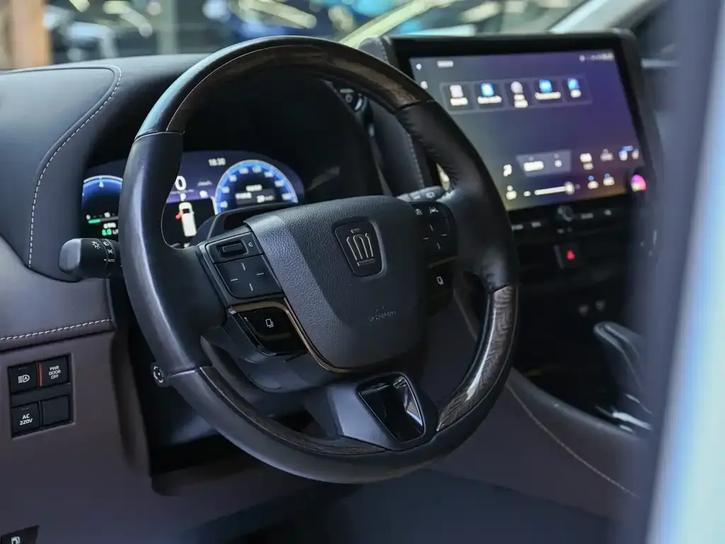 Toyota Vellfire — фото 4