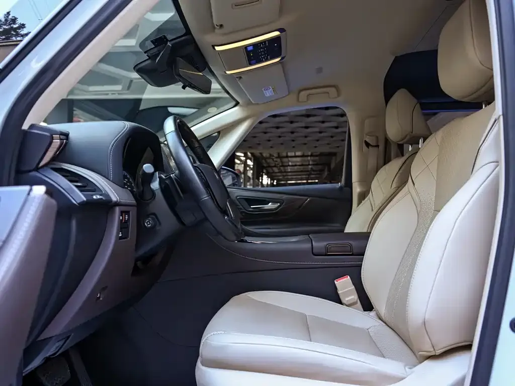 Toyota Vellfire — фото 6