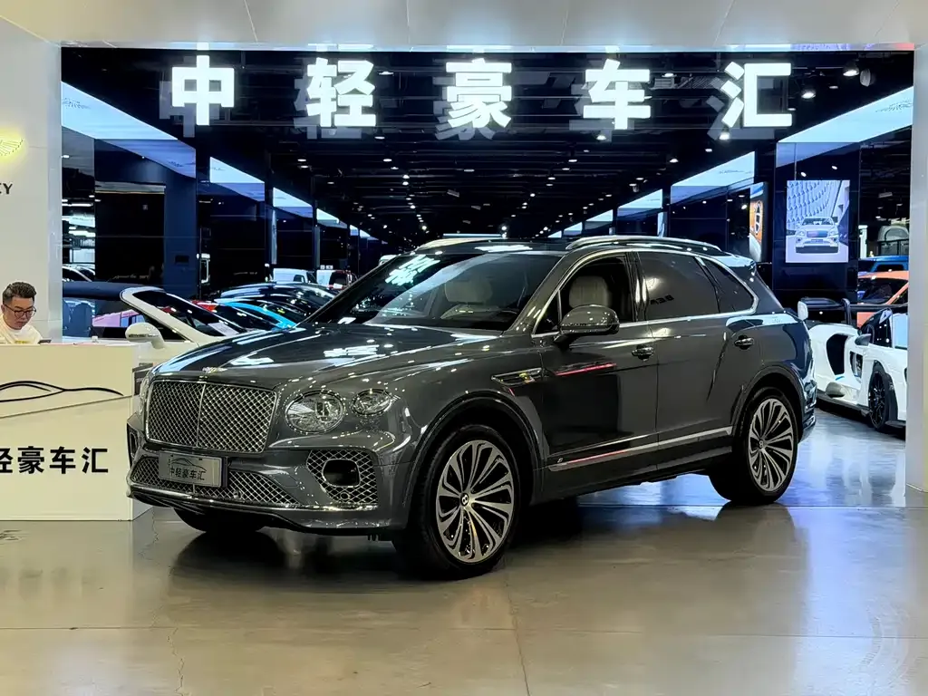 Bentley Bentayga — фото 1