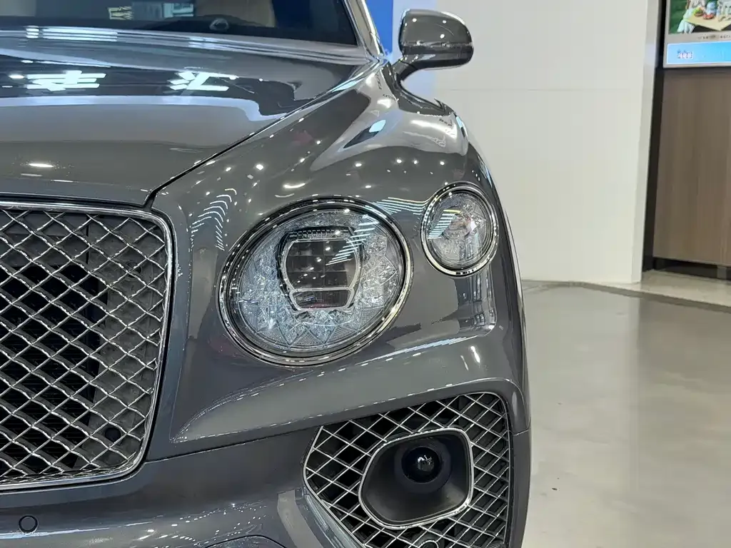 Bentley Bentayga — фото 4