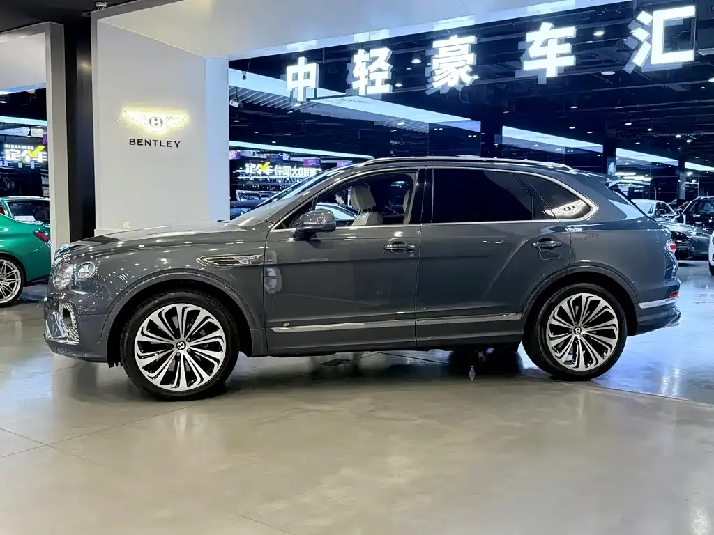 Bentley Bentayga — фото 10