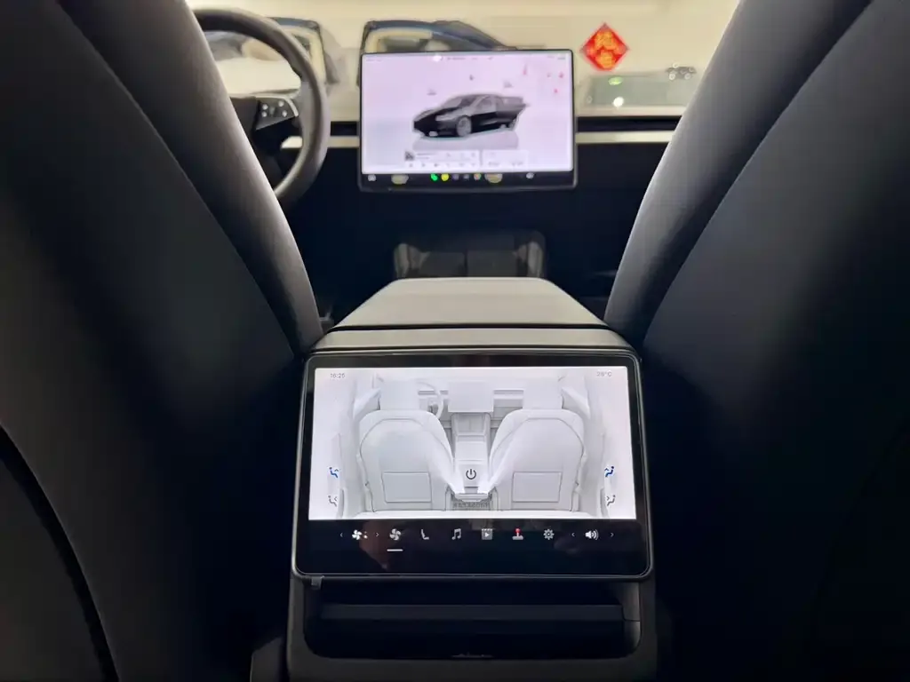 Tesla Model 3 — фото 5