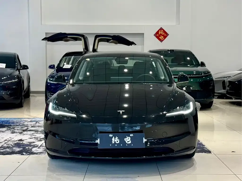 Tesla Model 3 — фото 4