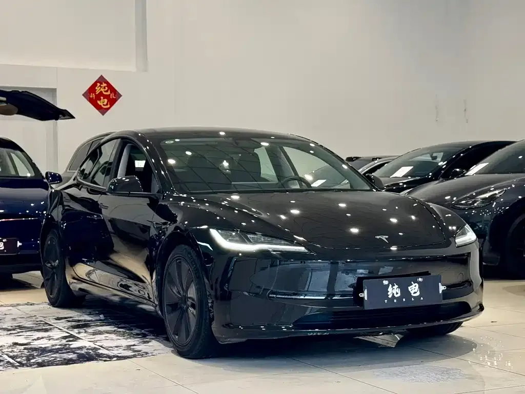 Tesla Model 3 — фото 9
