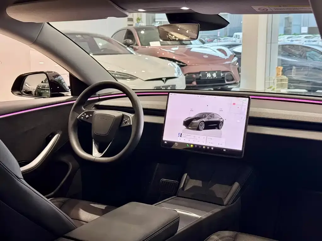 Tesla Model 3 — фото 7