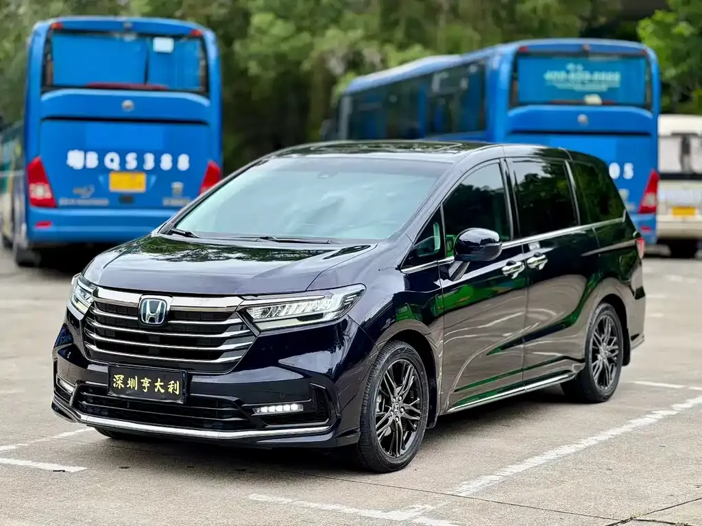 Honda Odyssey — фото 1