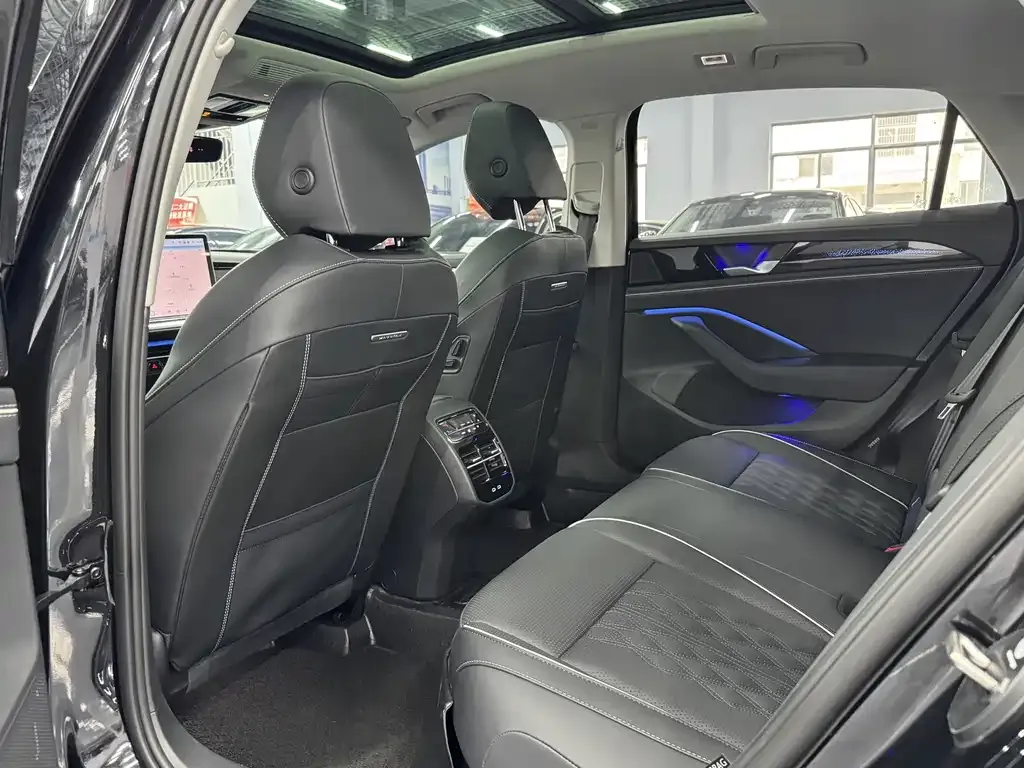 Volkswagen Magotan 2025 из CN, фото 8