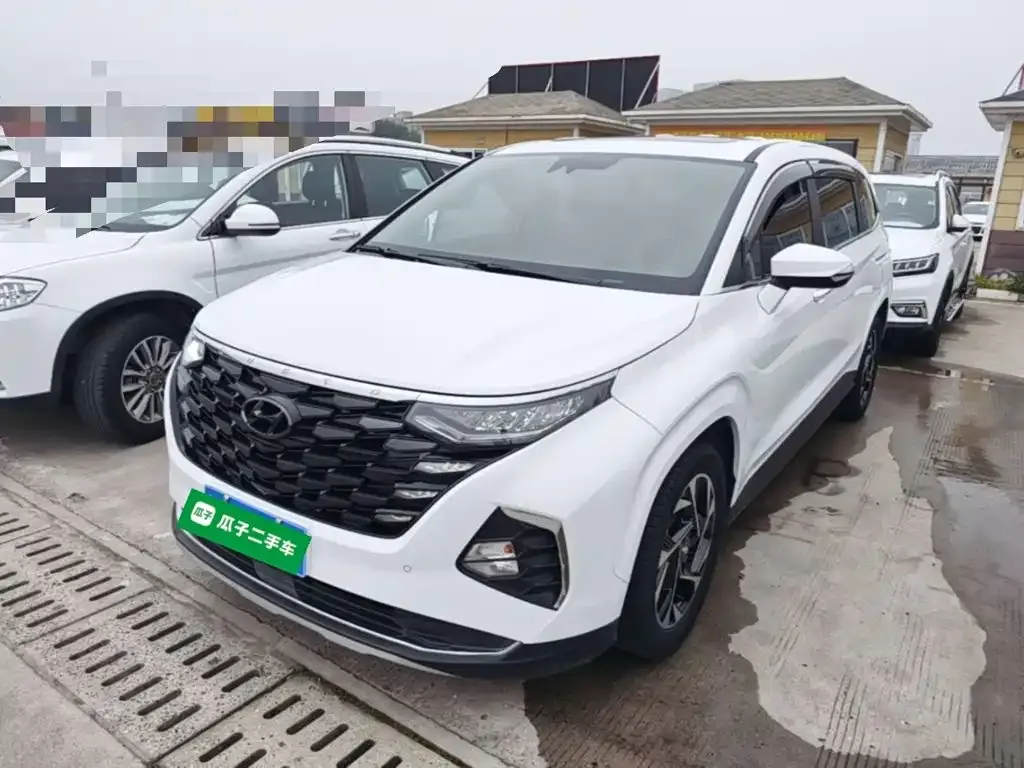 Hyundai Custo